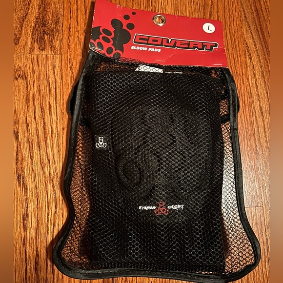 Triple Eight elbow pads - Picture 1 of 6